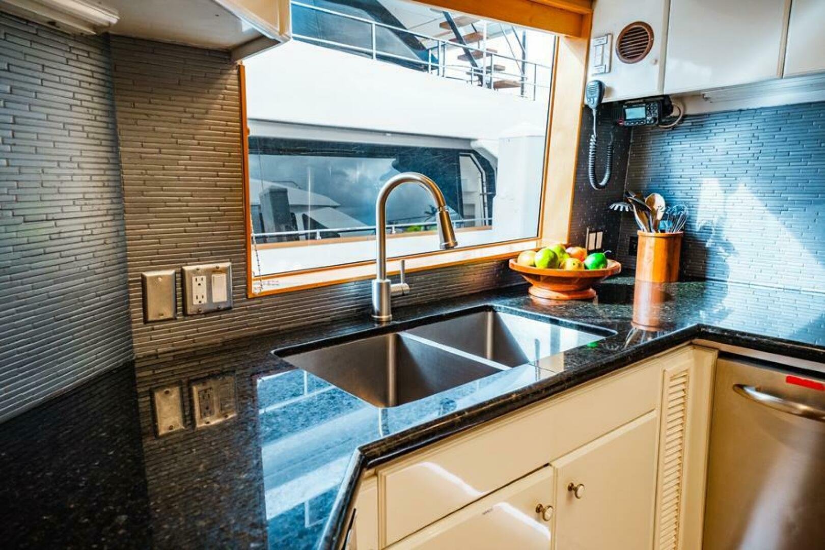 LONE STAR 130ft Hatteras Yacht For Sale