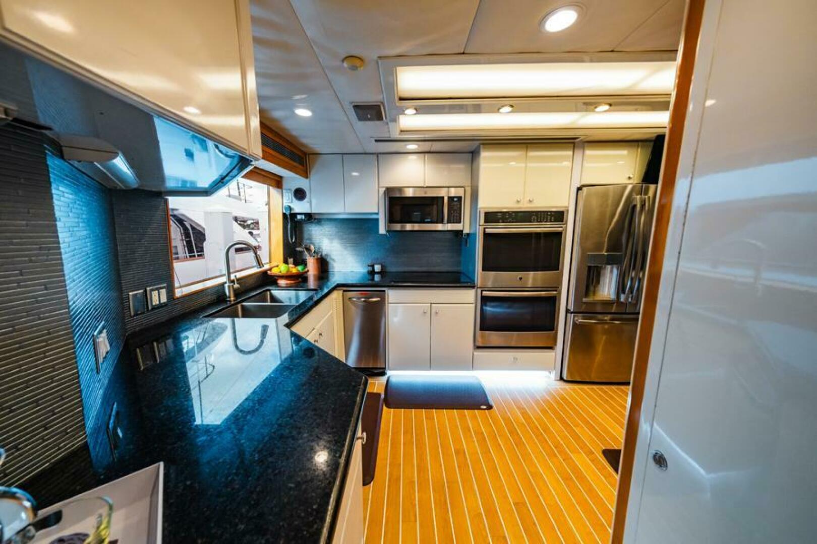 LONE STAR 130ft Hatteras Yacht For Sale