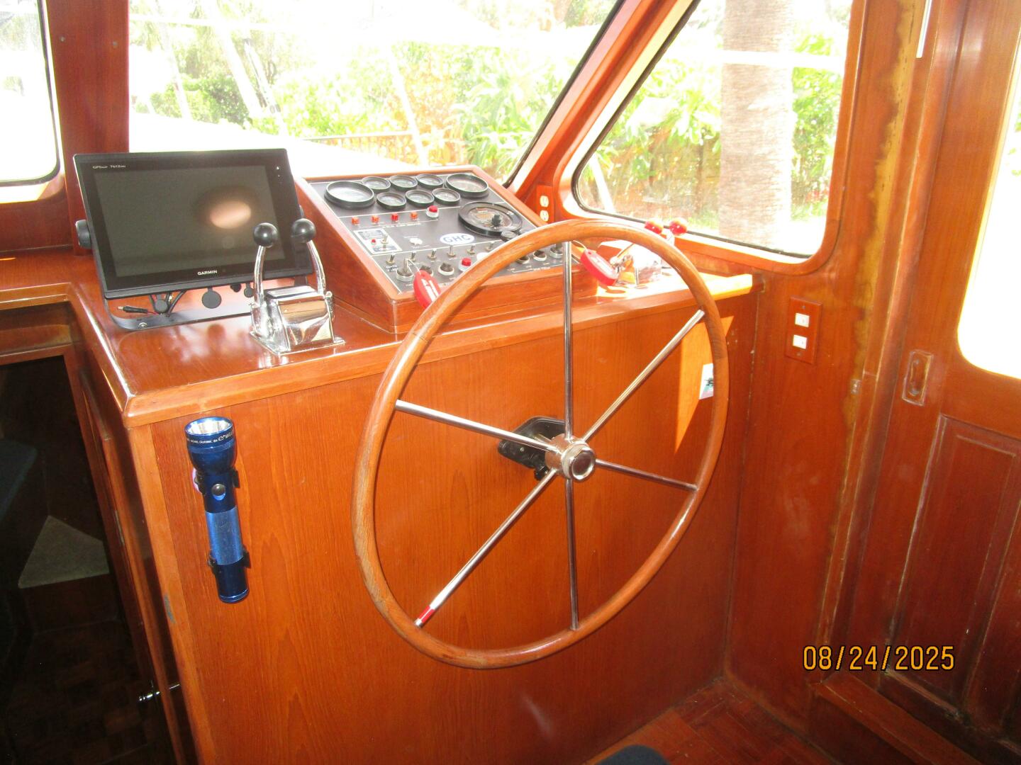 48' DeFever lower helm