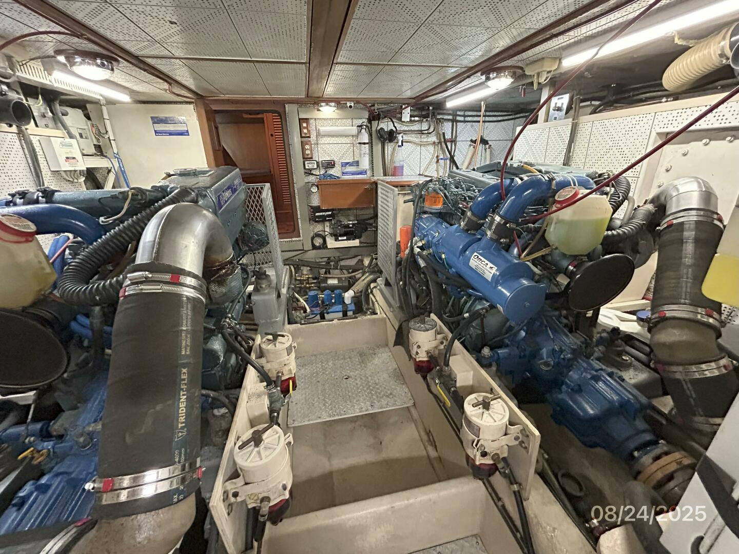 48' DeFever engine room forward
