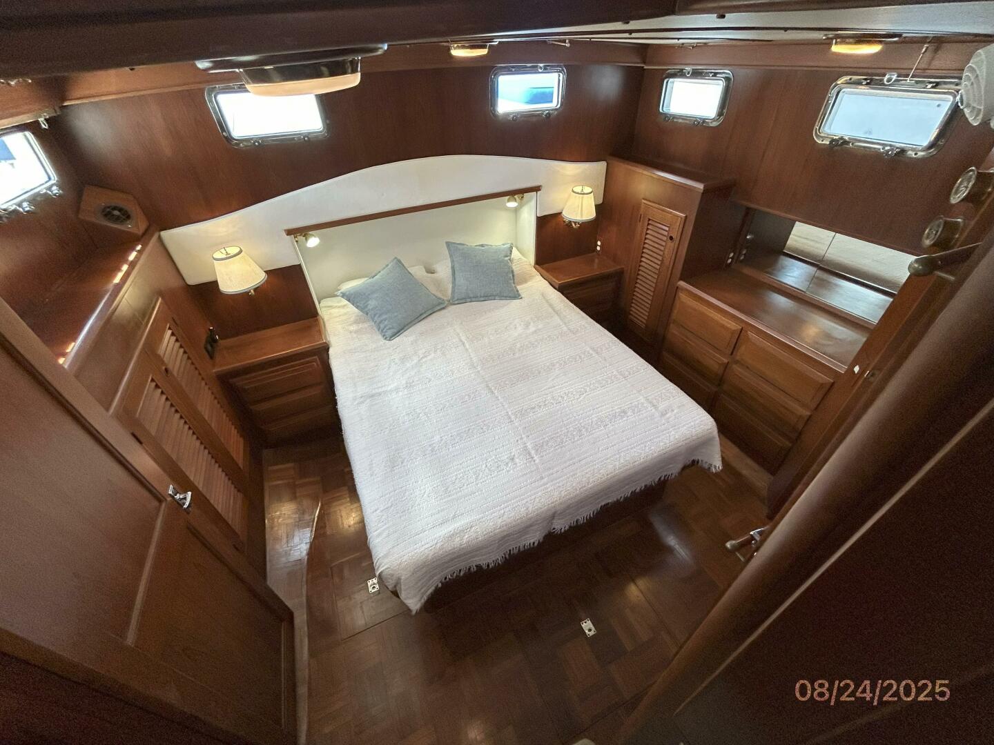 48' DeFever master stateroom
