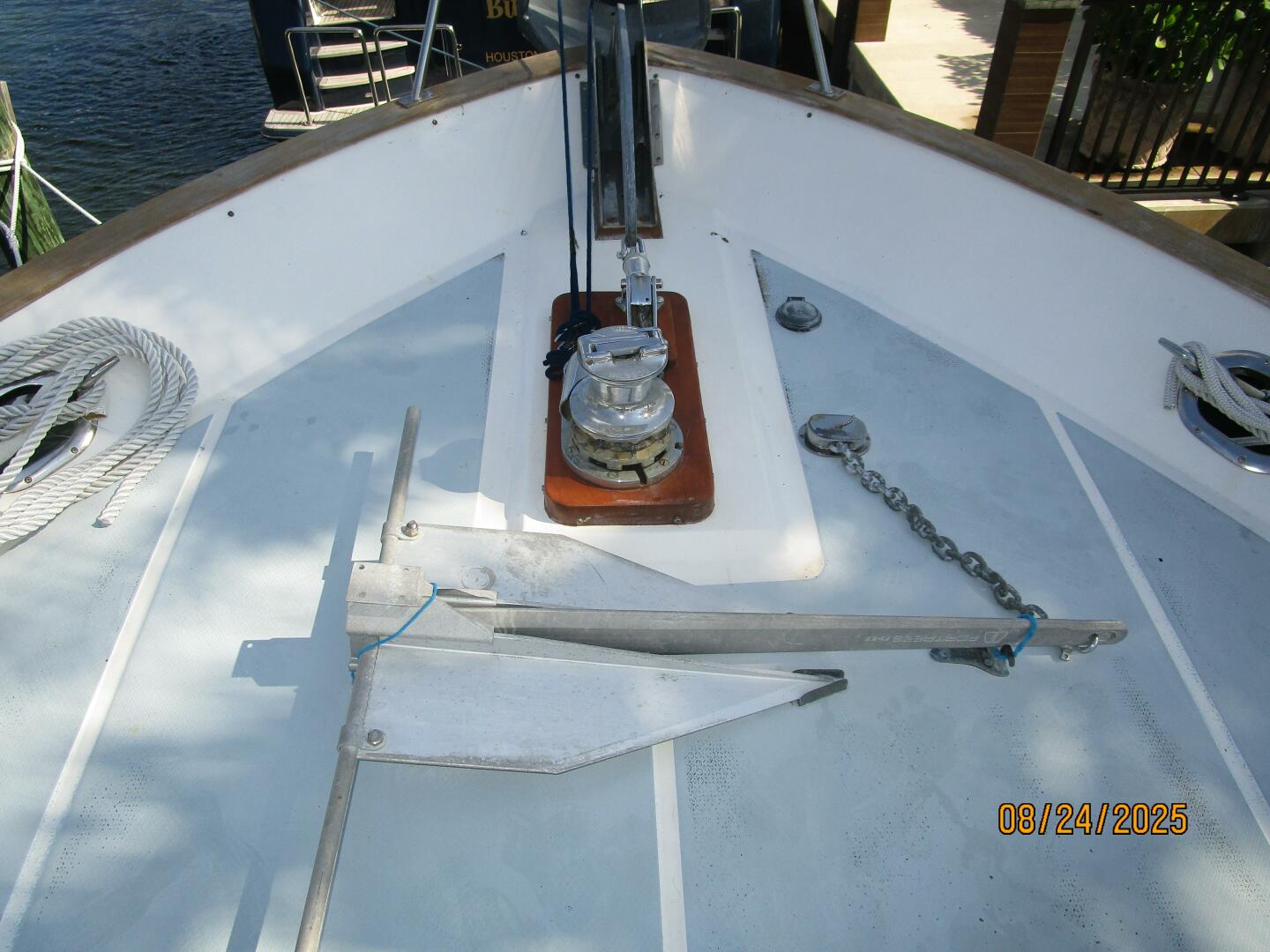 48' DeFever anchor windlass