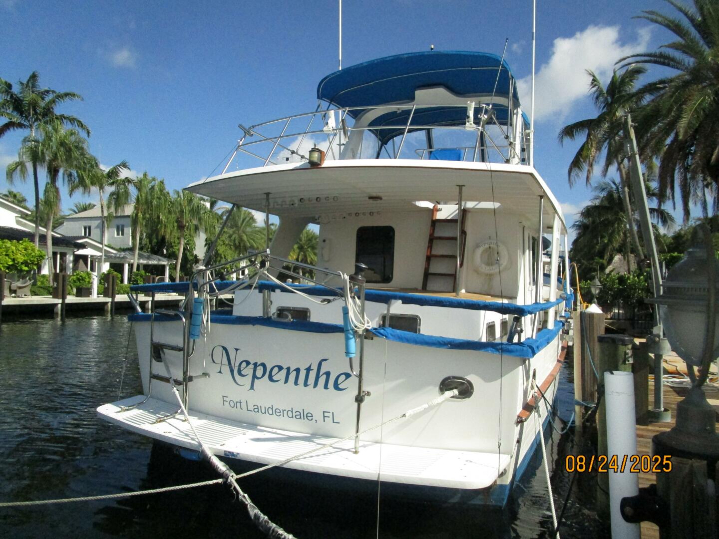 48' DeFever aft profile