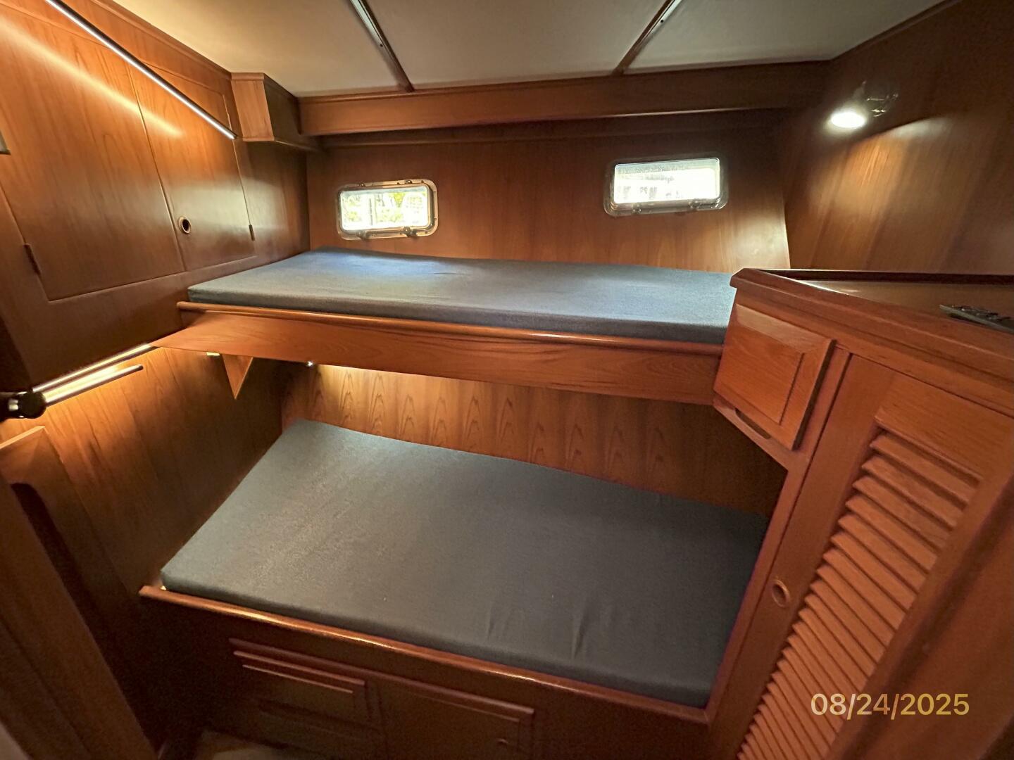 48' DeFever port guest stateroom