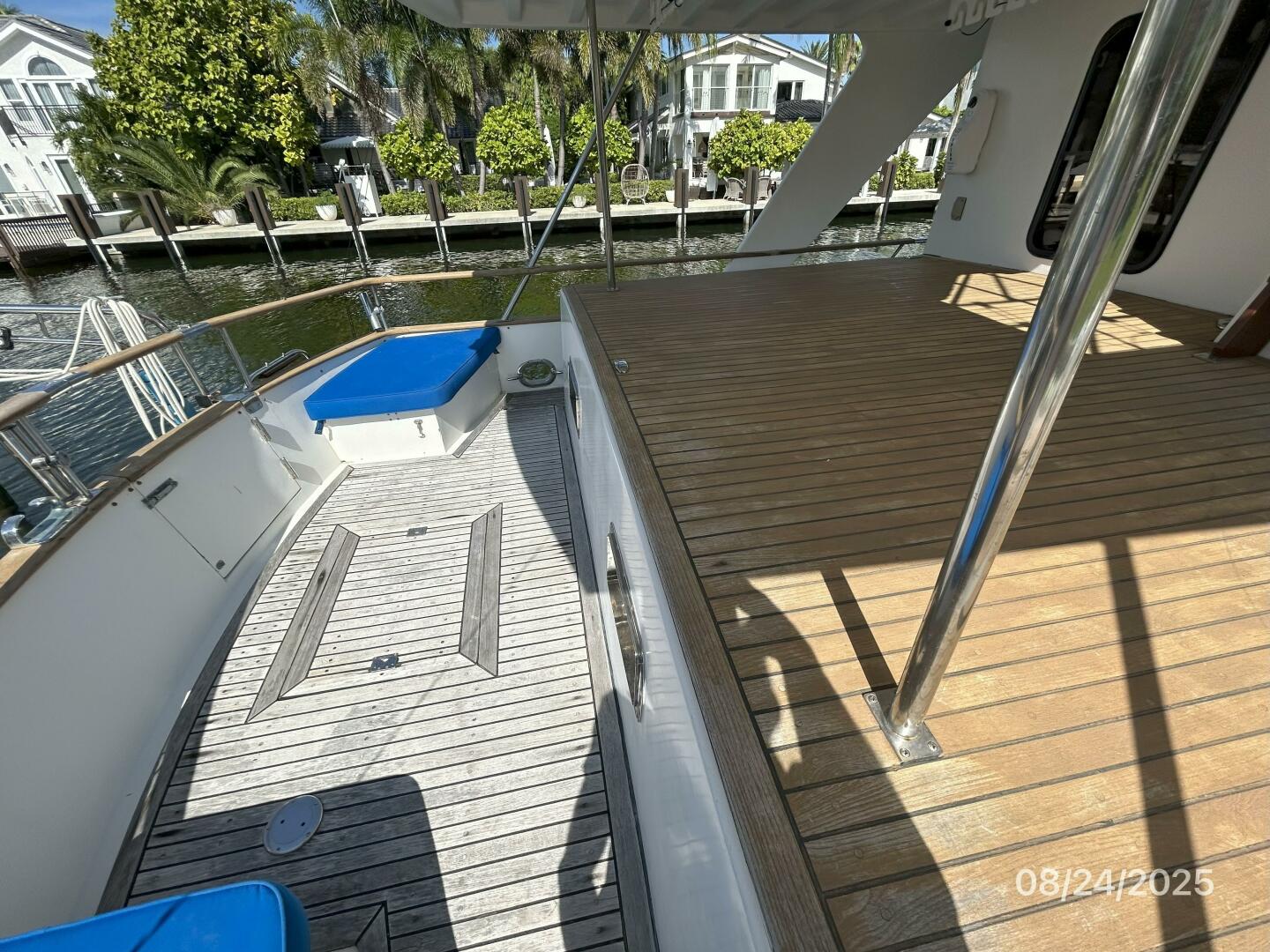 48' DeFever aftdeck port