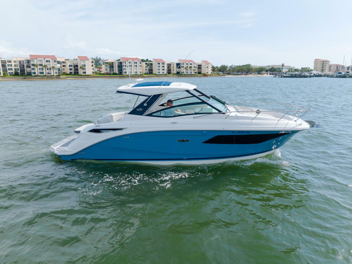 32ft Sea Ray Yacht For Sale