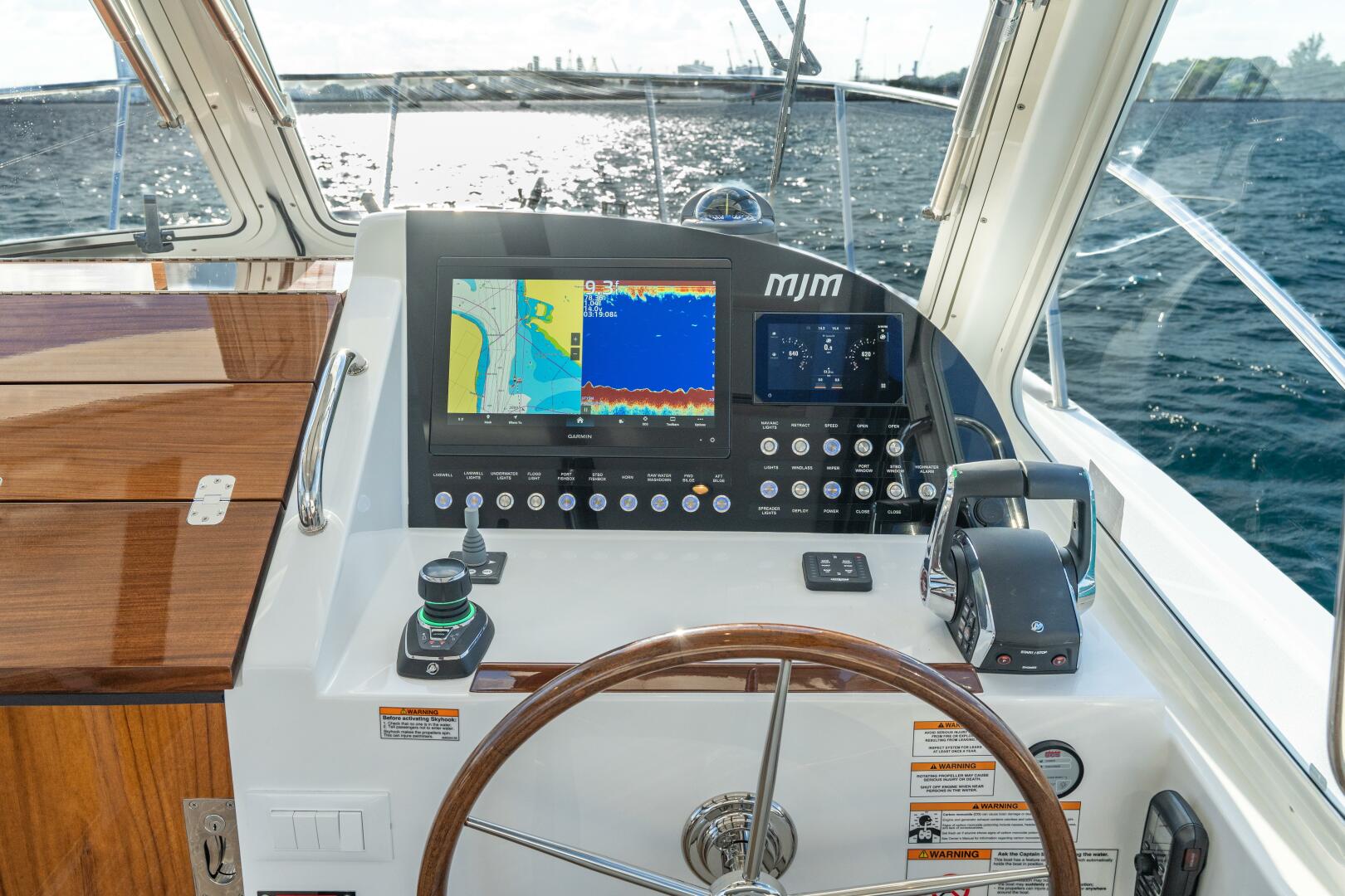 38ft MJM Yacht For Sale