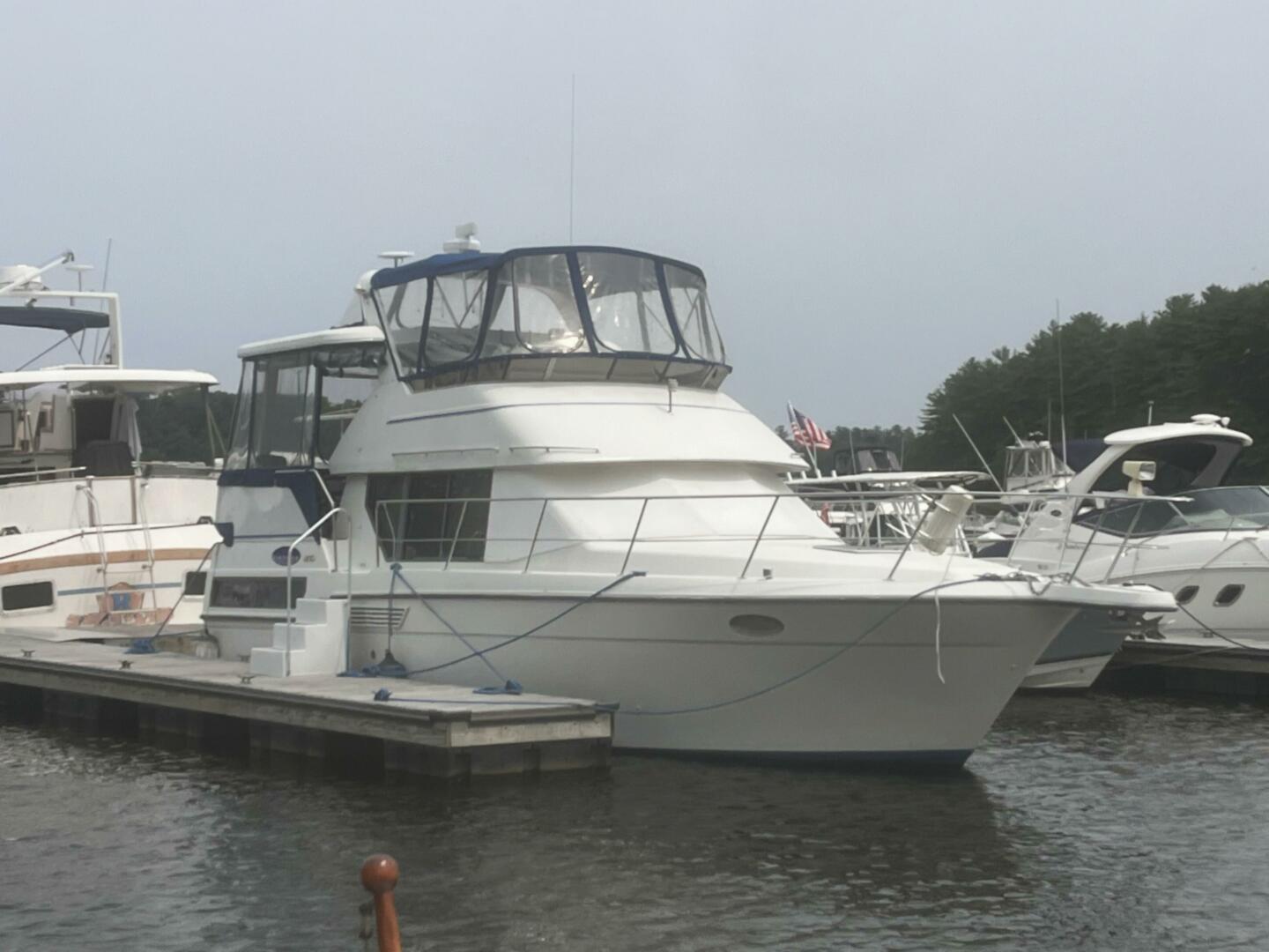SEA DELIVERY 35ft Carver Yacht For Sale
