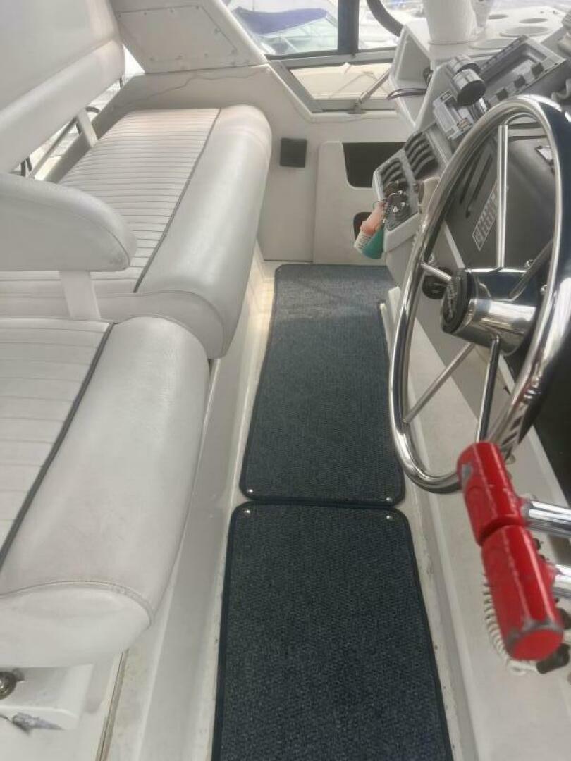 SEA DELIVERY 35ft Carver Yacht For Sale