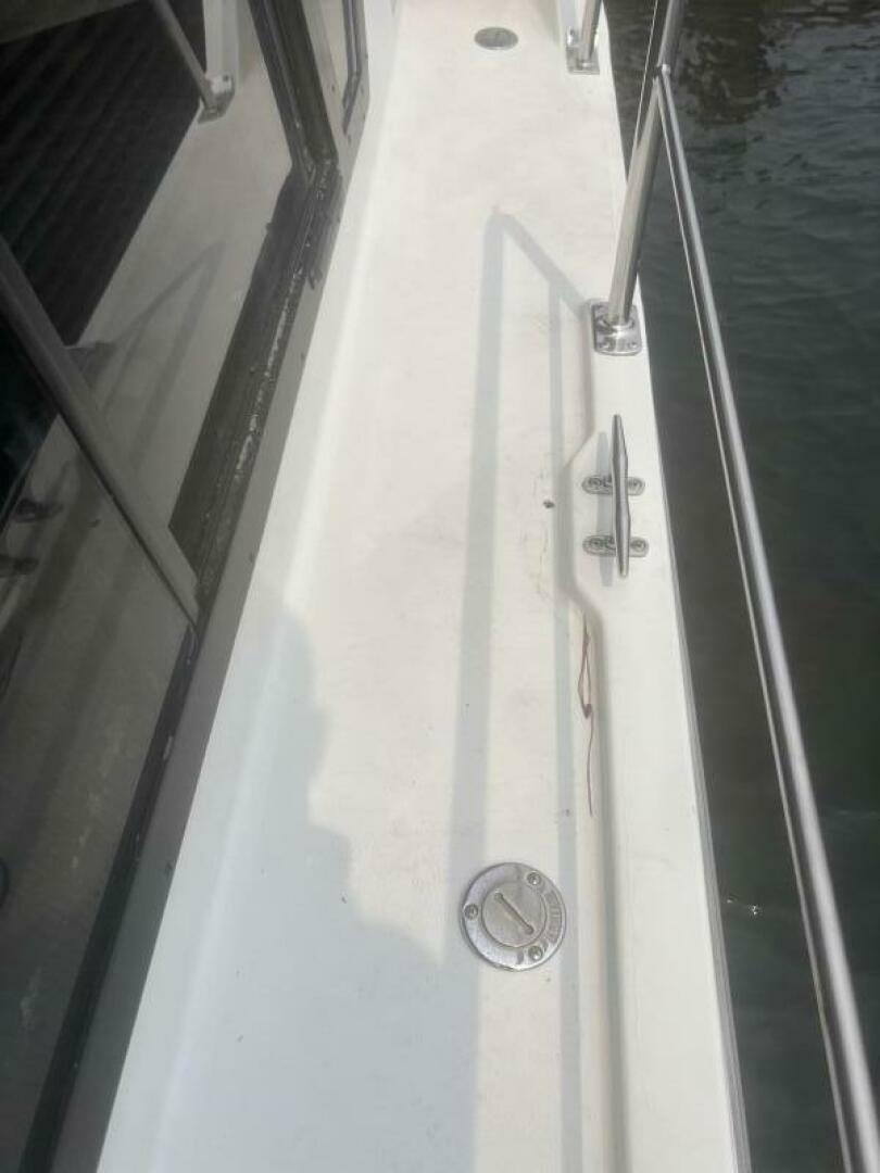 SEA DELIVERY 35ft Carver Yacht For Sale