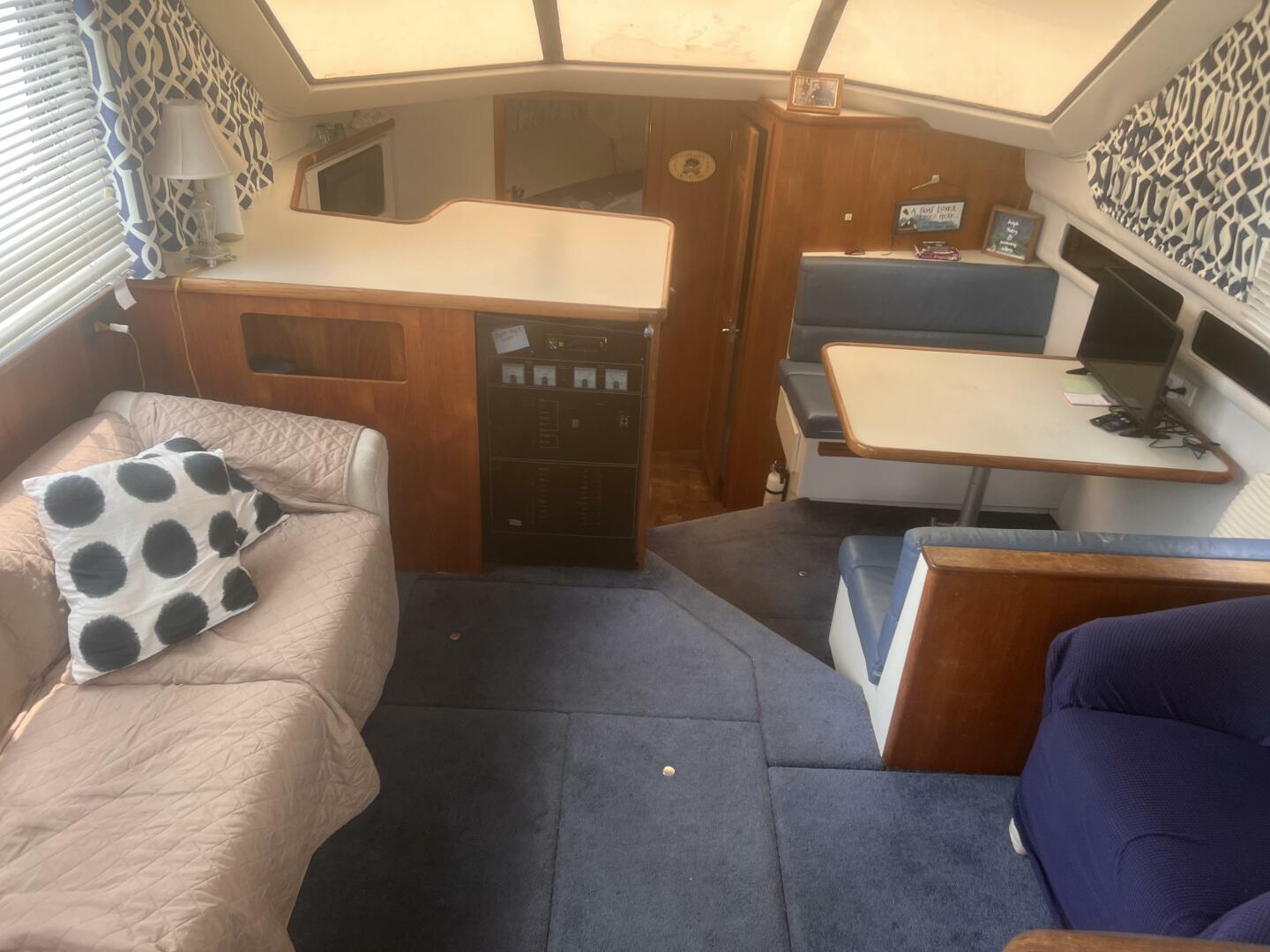 SEA DELIVERY 35ft Carver Yacht For Sale