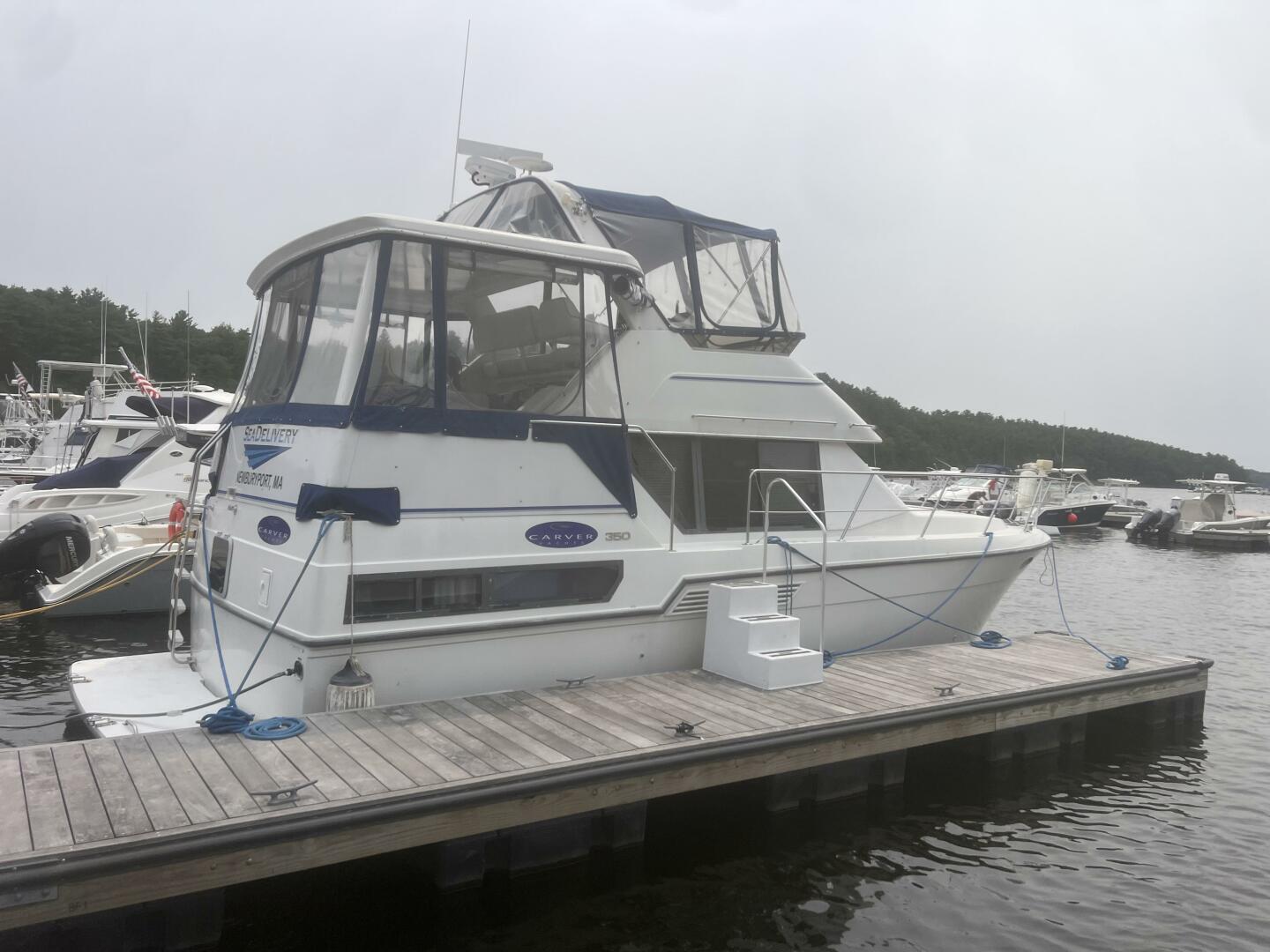 SEA DELIVERY 35ft Carver Yacht For Sale
