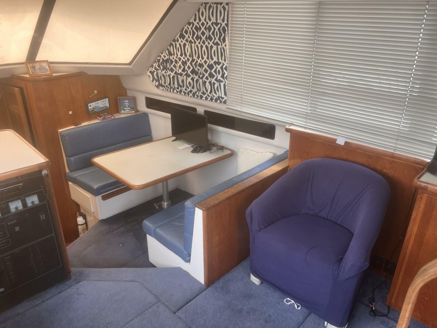 SEA DELIVERY 35ft Carver Yacht For Sale