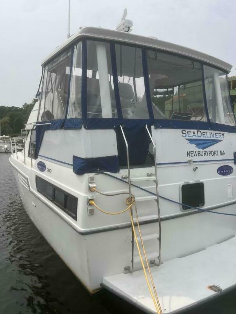 SEA DELIVERY 35ft Carver Yacht For Sale