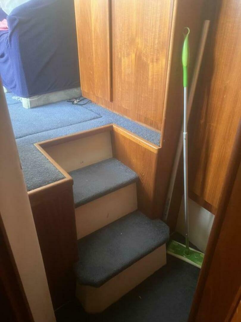 SEA DELIVERY 35ft Carver Yacht For Sale