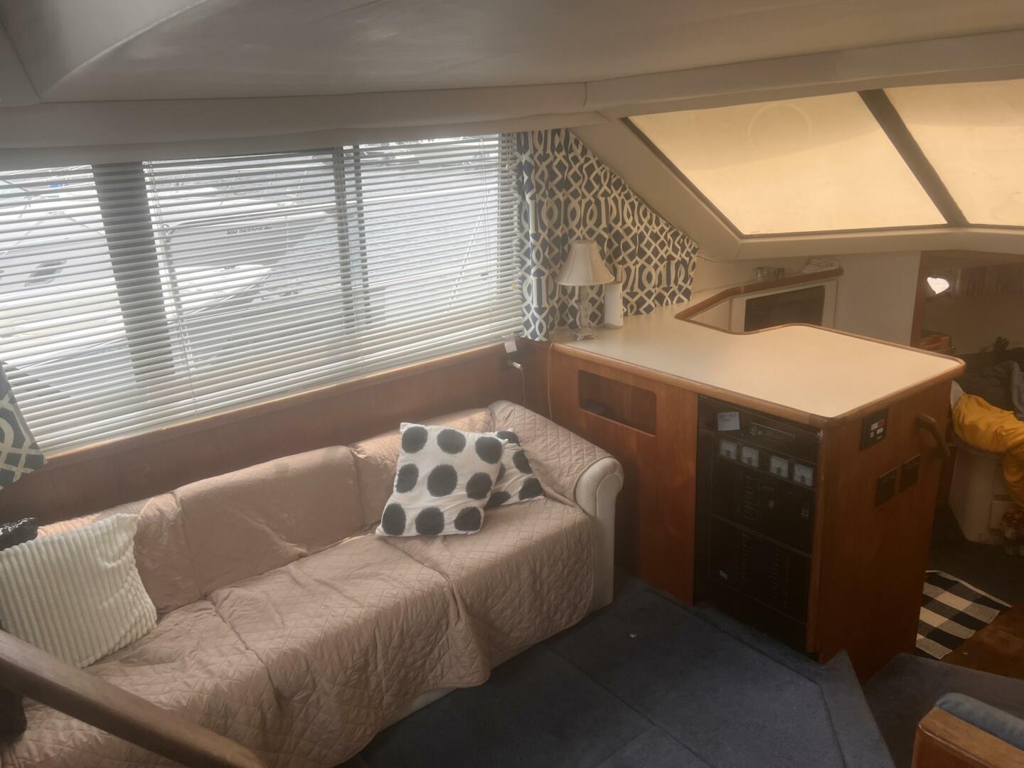 SEA DELIVERY 35ft Carver Yacht For Sale