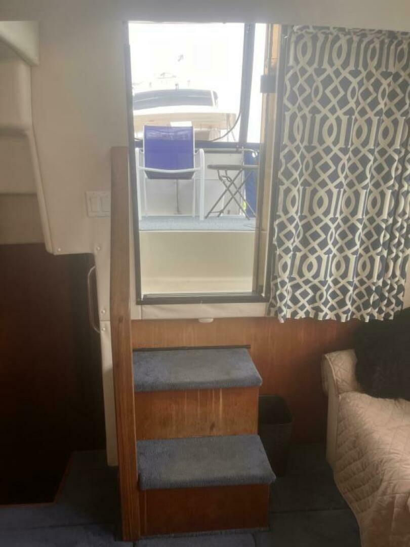 SEA DELIVERY 35ft Carver Yacht For Sale