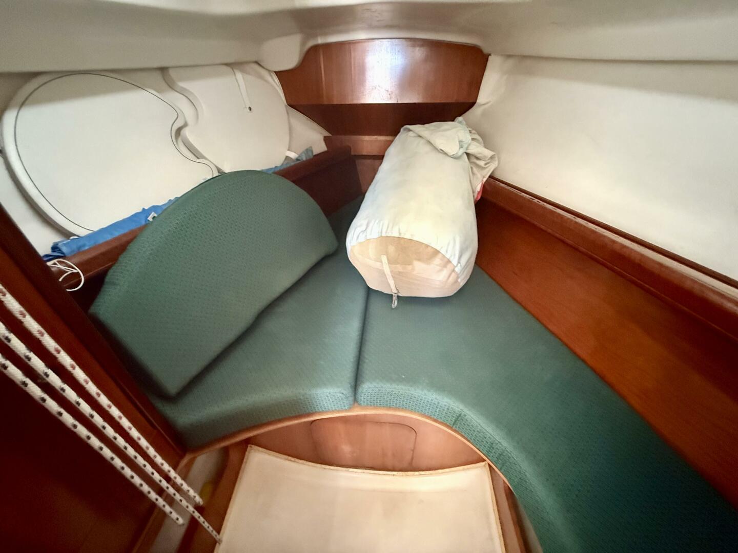 Incorrigible 31ft Beneteau Yacht For Sale