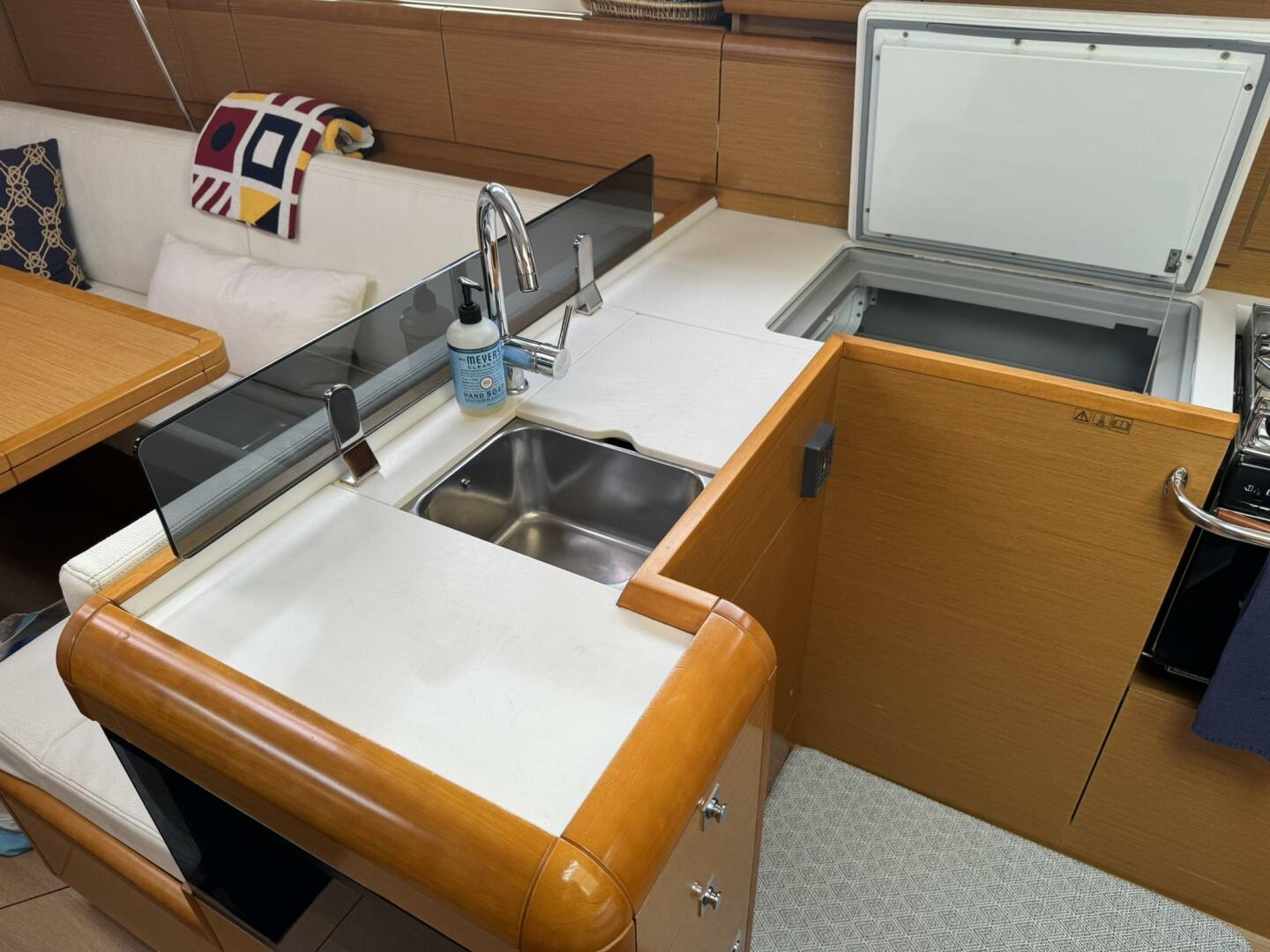 KAiROS 40ft Jeanneau Yacht For Sale