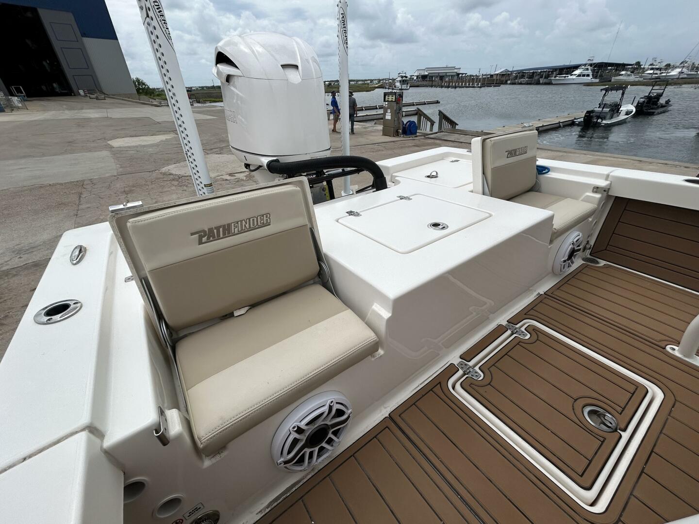 24ft Pathfinder Yacht For Sale