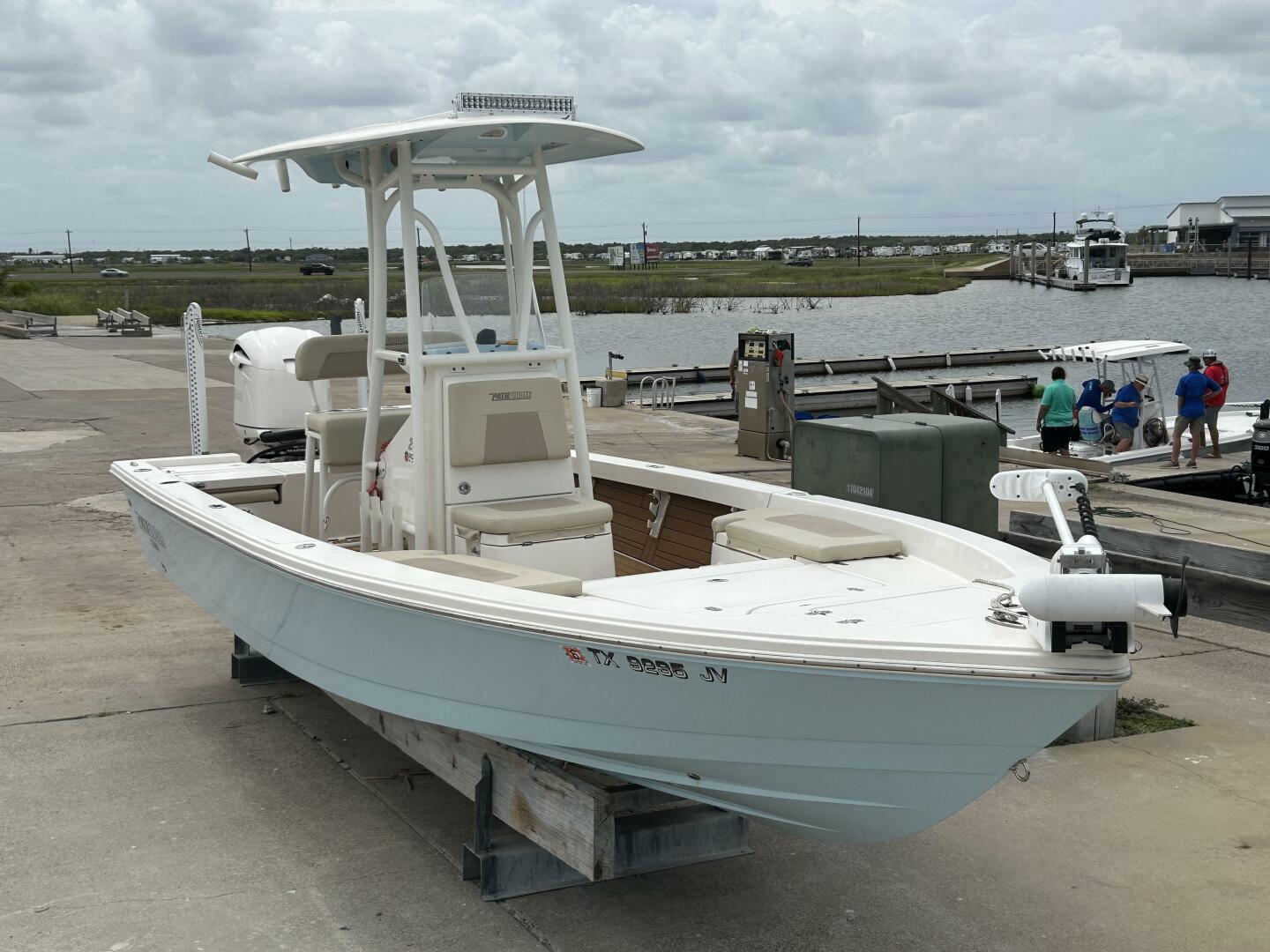 24ft Pathfinder Yacht For Sale