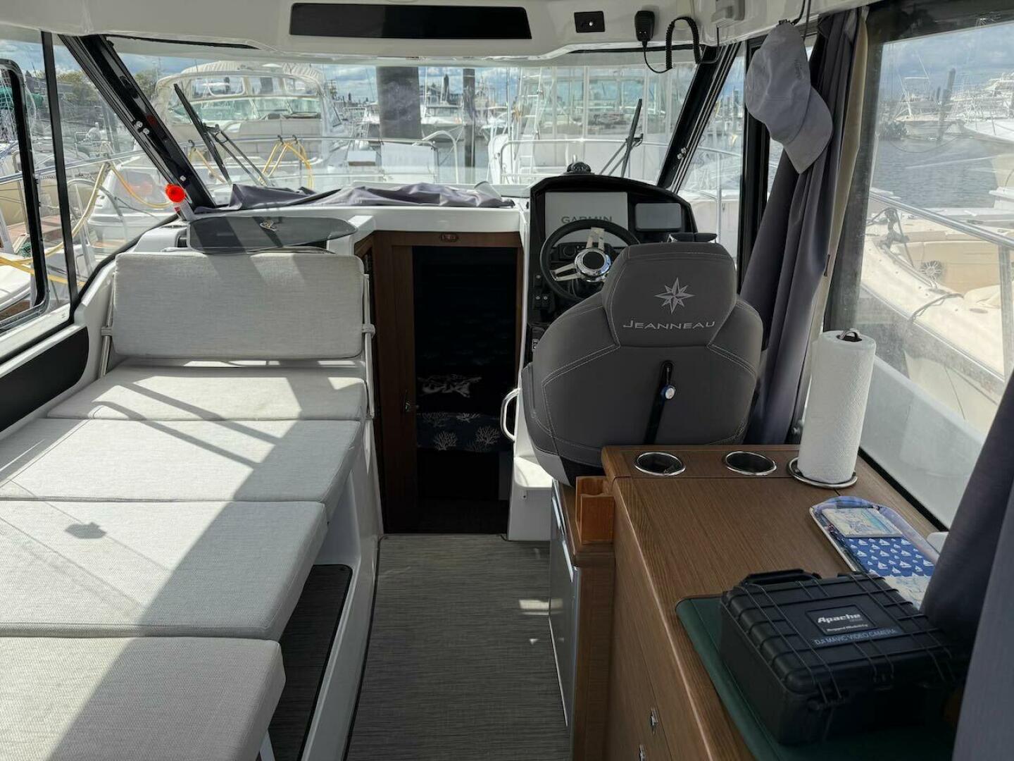 PISCES 29ft Jeanneau Yacht For Sale