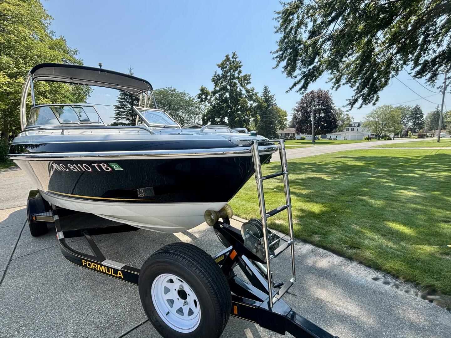 24ft Formula Yacht For Sale