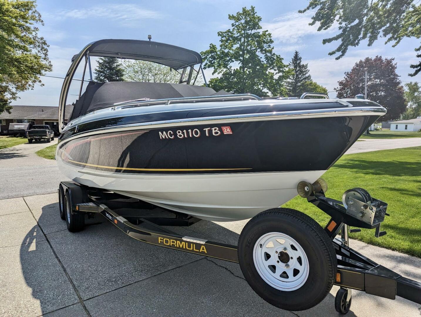24ft Formula Yacht For Sale