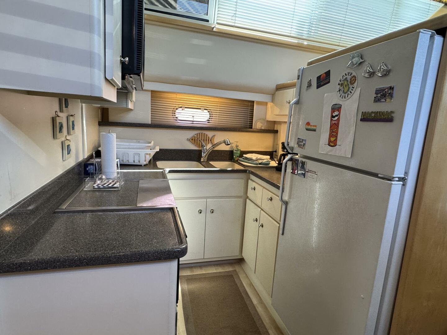 44ft Carver Yacht For Sale