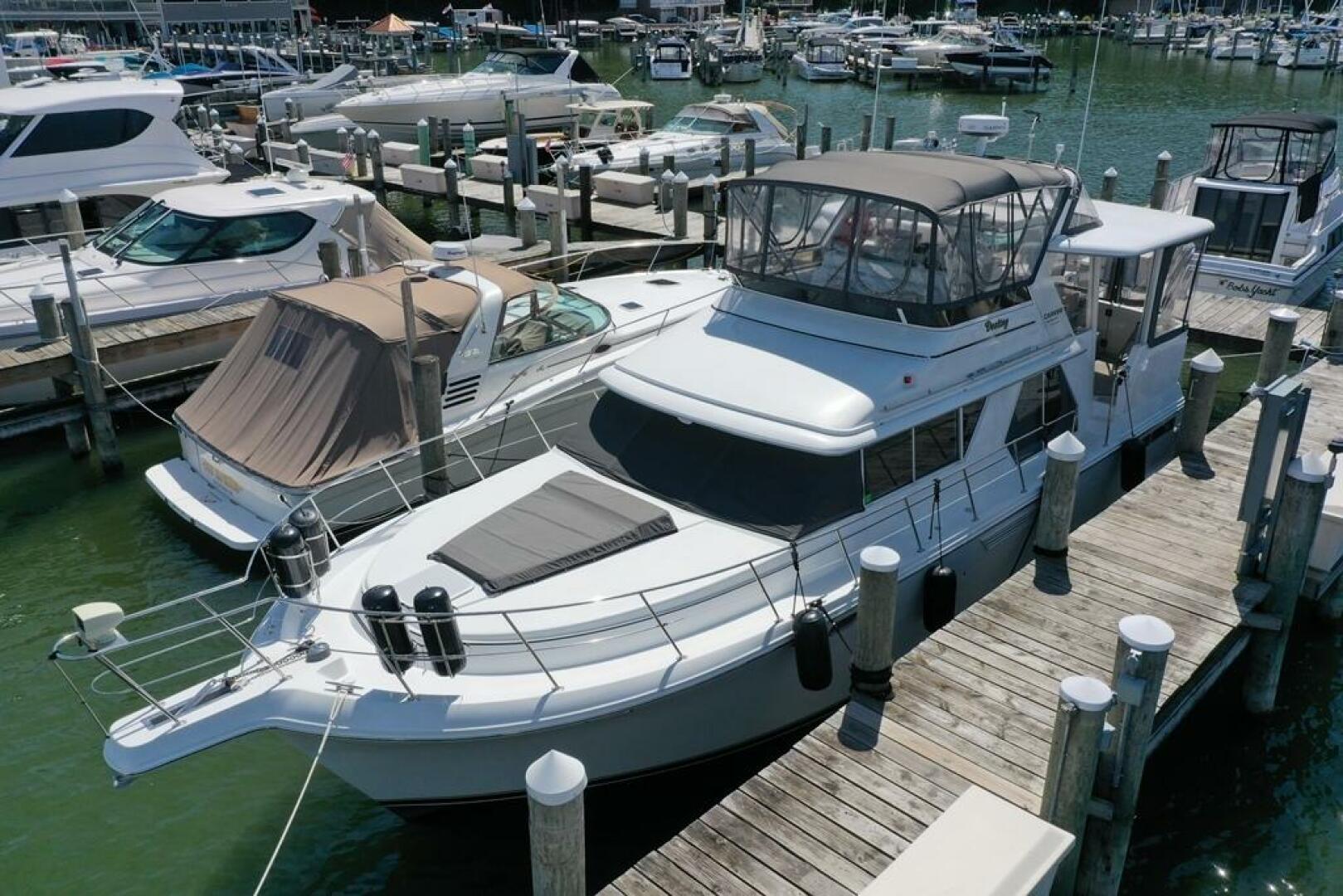 44ft Carver Yacht For Sale