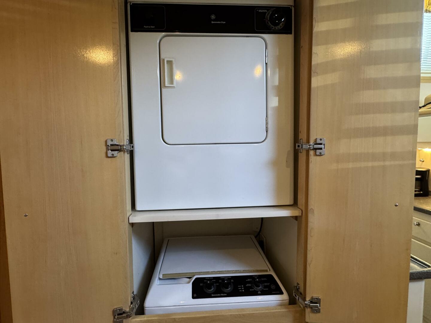 44ft Carver Yacht For Sale