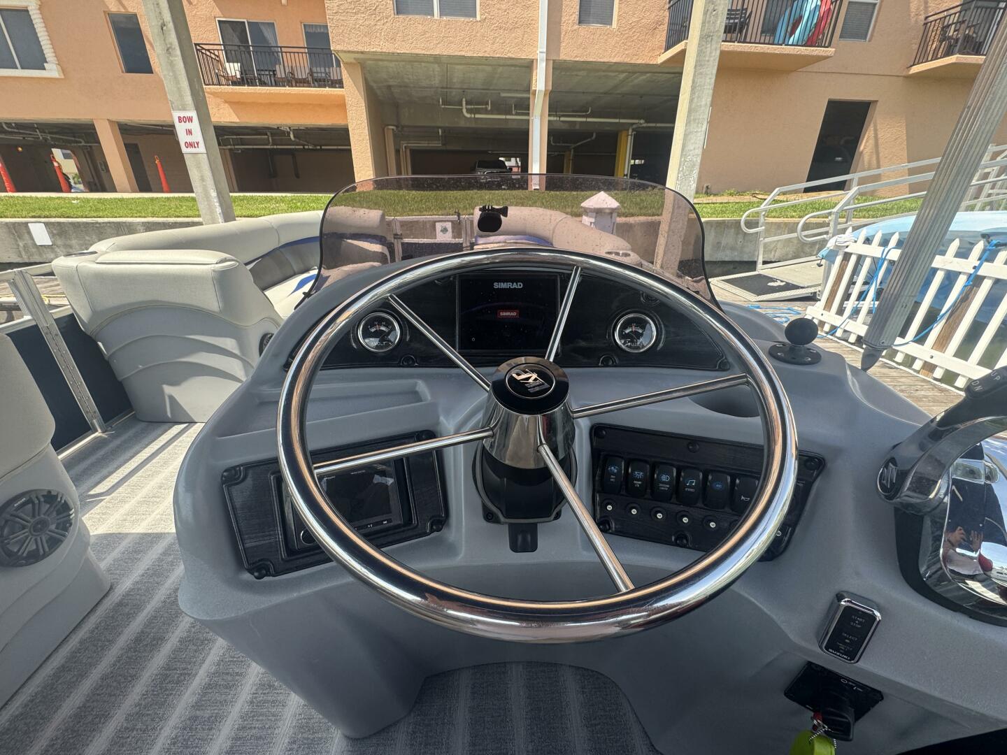 26ft Leisurecraft Yacht For Sale