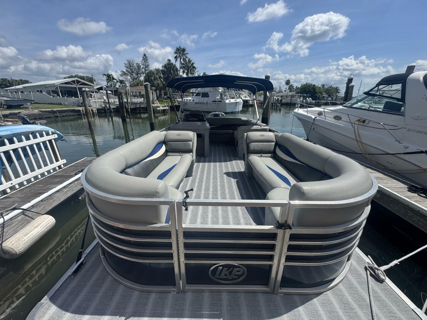 26ft Leisurecraft Yacht For Sale