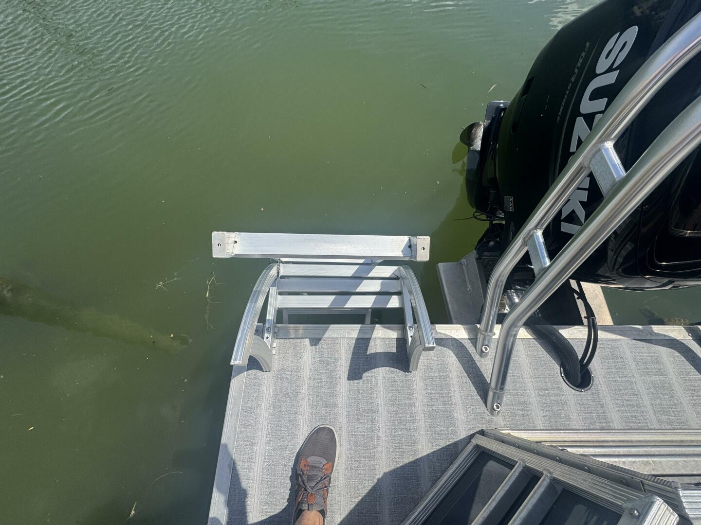 26ft Leisurecraft Yacht For Sale