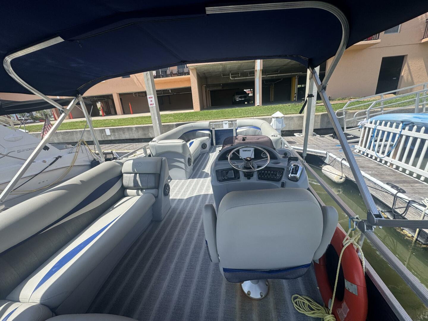 26ft Leisurecraft Yacht For Sale