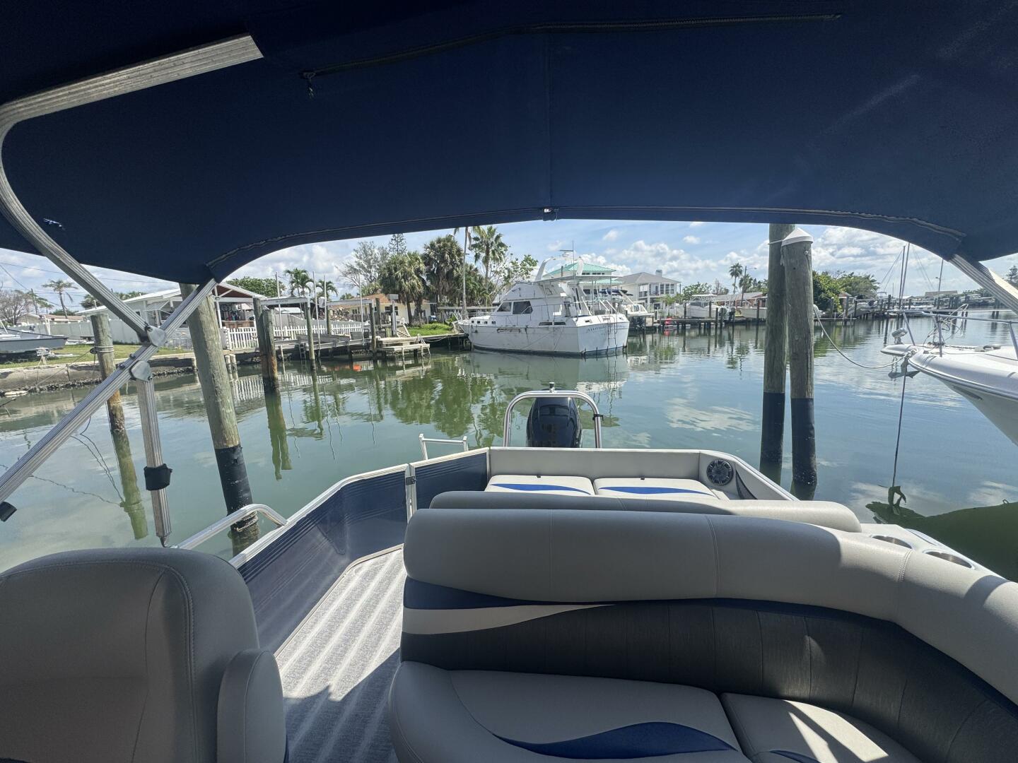 26ft Leisurecraft Yacht For Sale