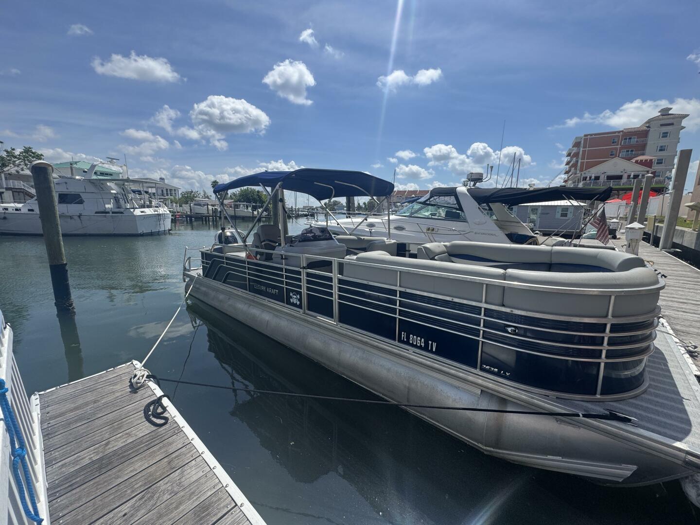 26ft Leisurecraft Yacht For Sale