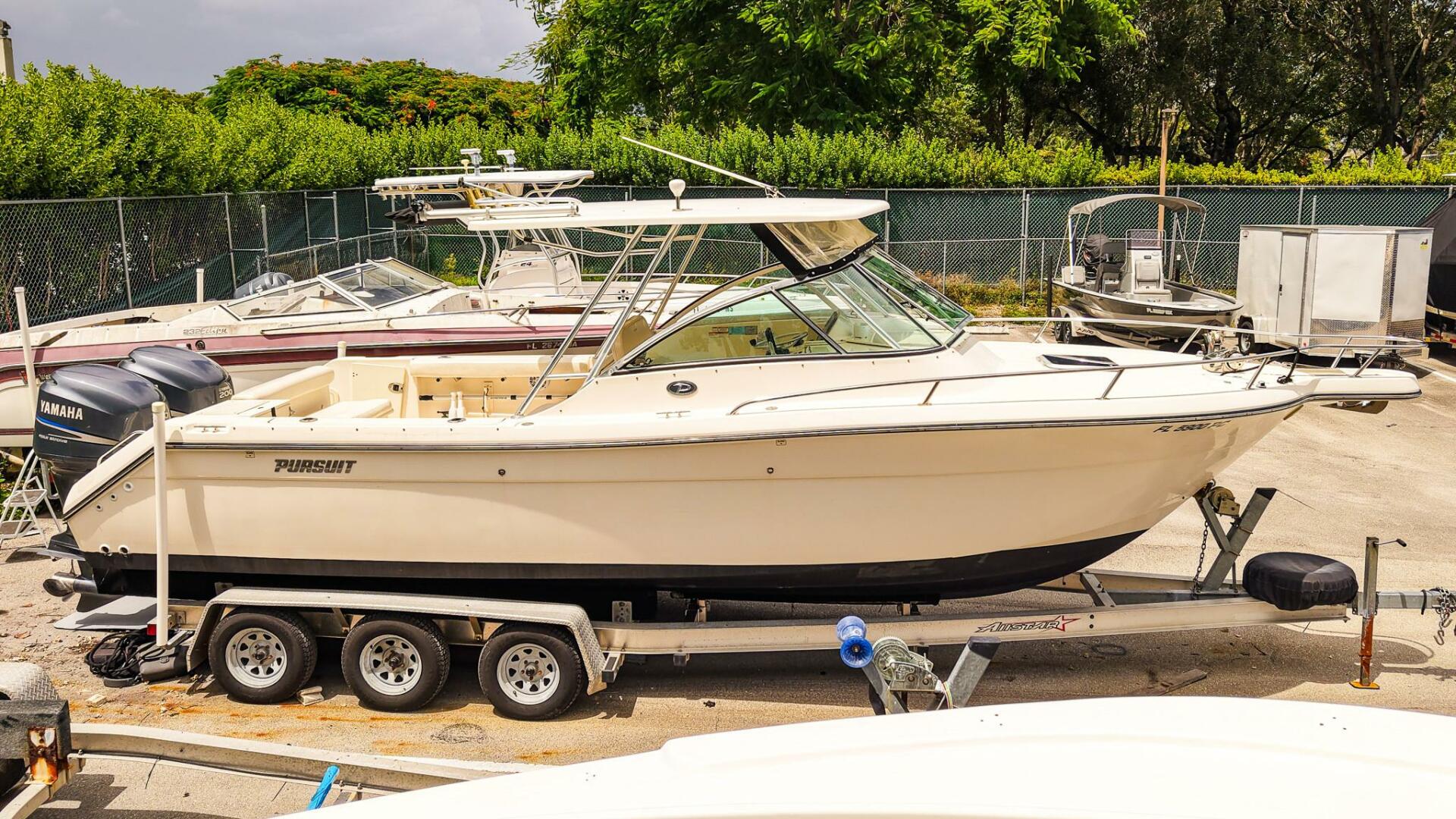 26ft Pursuit Yacht For Sale