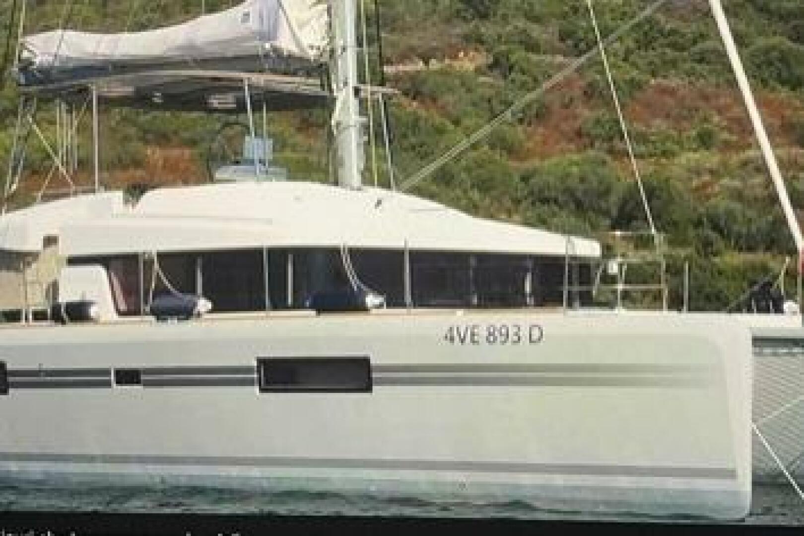 52ft Lagoon Yacht For Sale