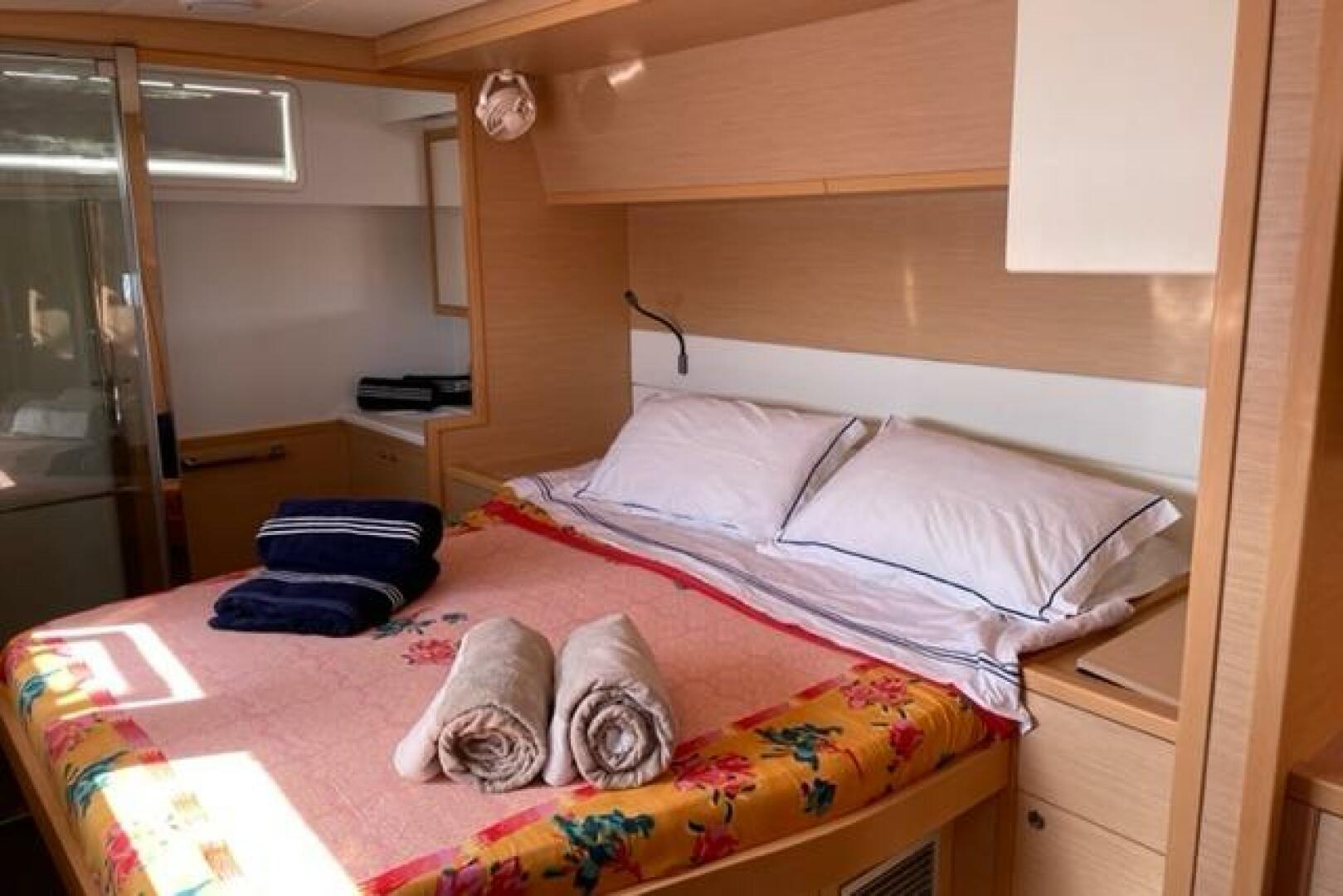 52ft Lagoon Yacht For Sale