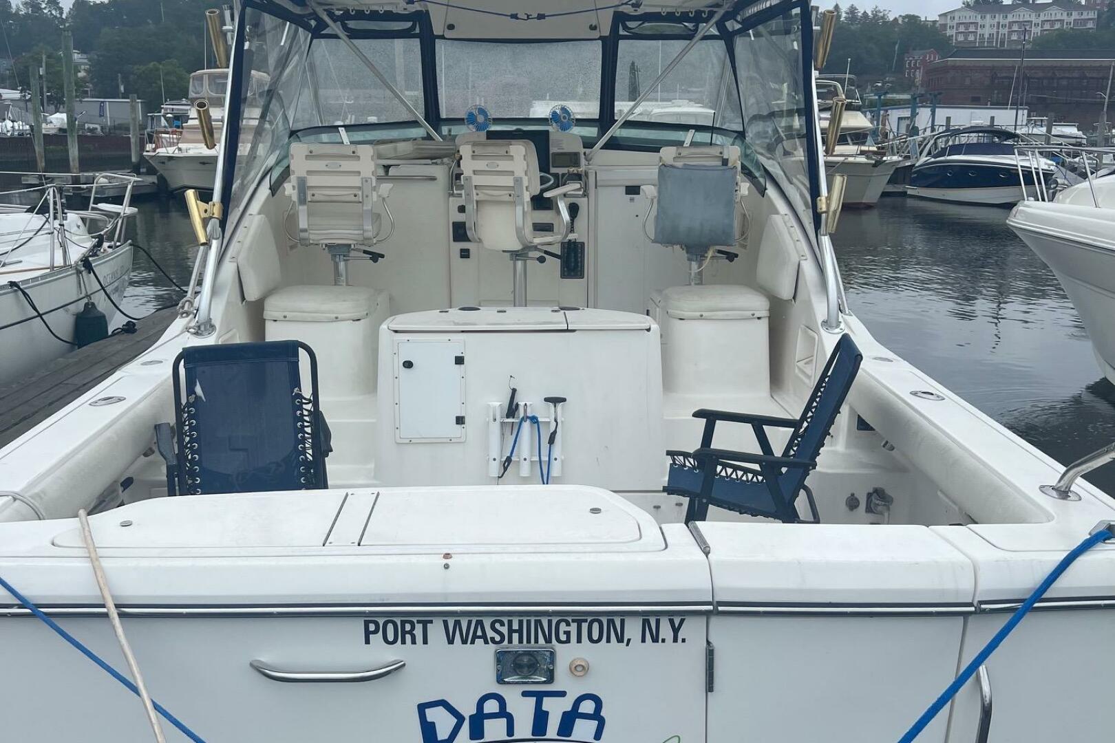 2001 Pursuit 3000 Offshore boat docked in Port Washington, N
