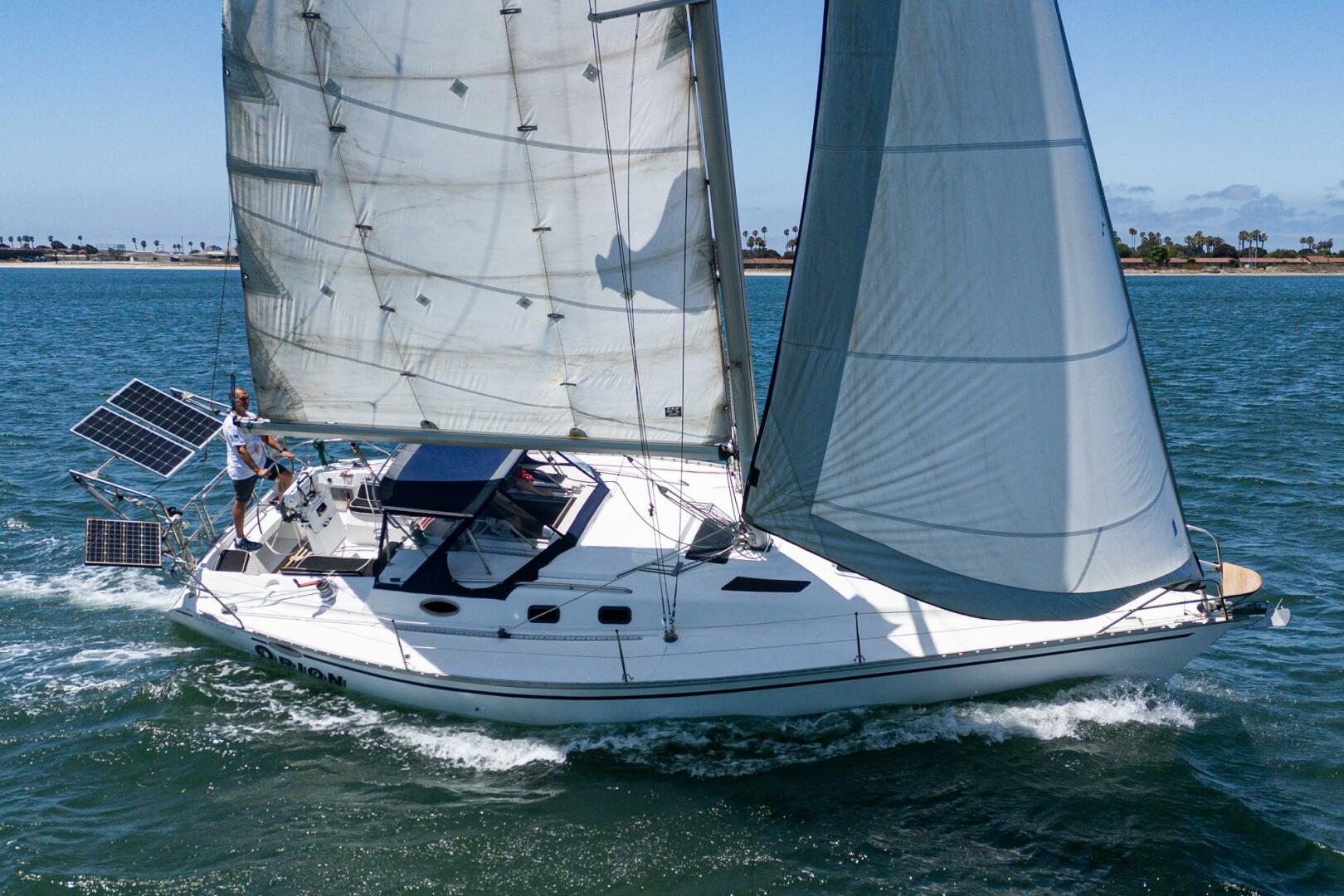 Orion 37ft Hunter Yacht For Sale
