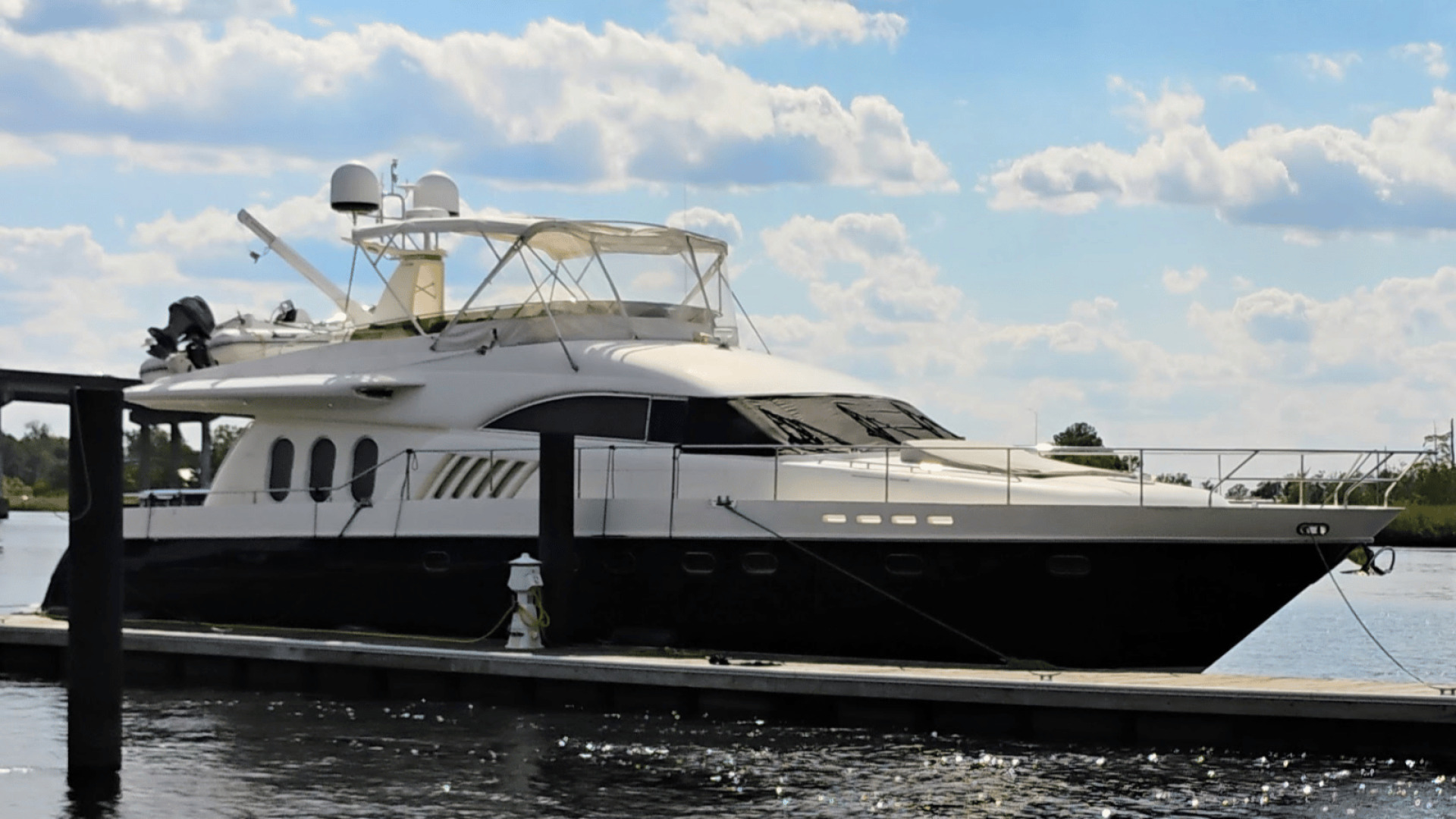 Amusante Epique 72ft Viking Princess Yacht For Sale