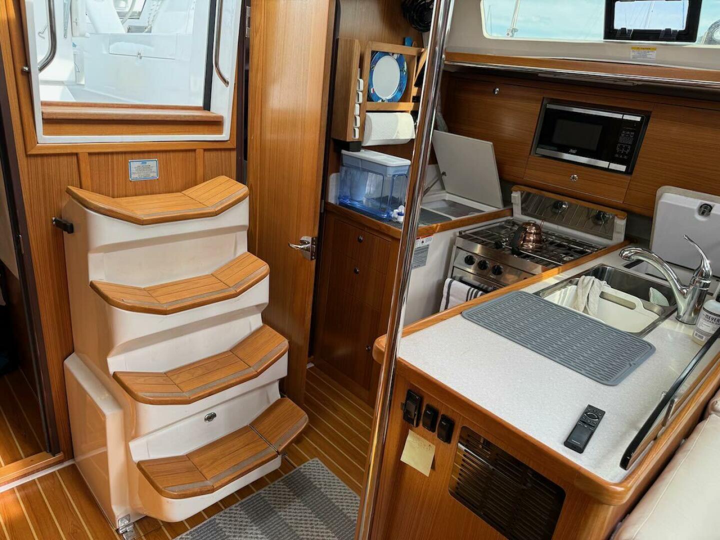 Picture Perfect 43ft Catalina Yacht For Sale