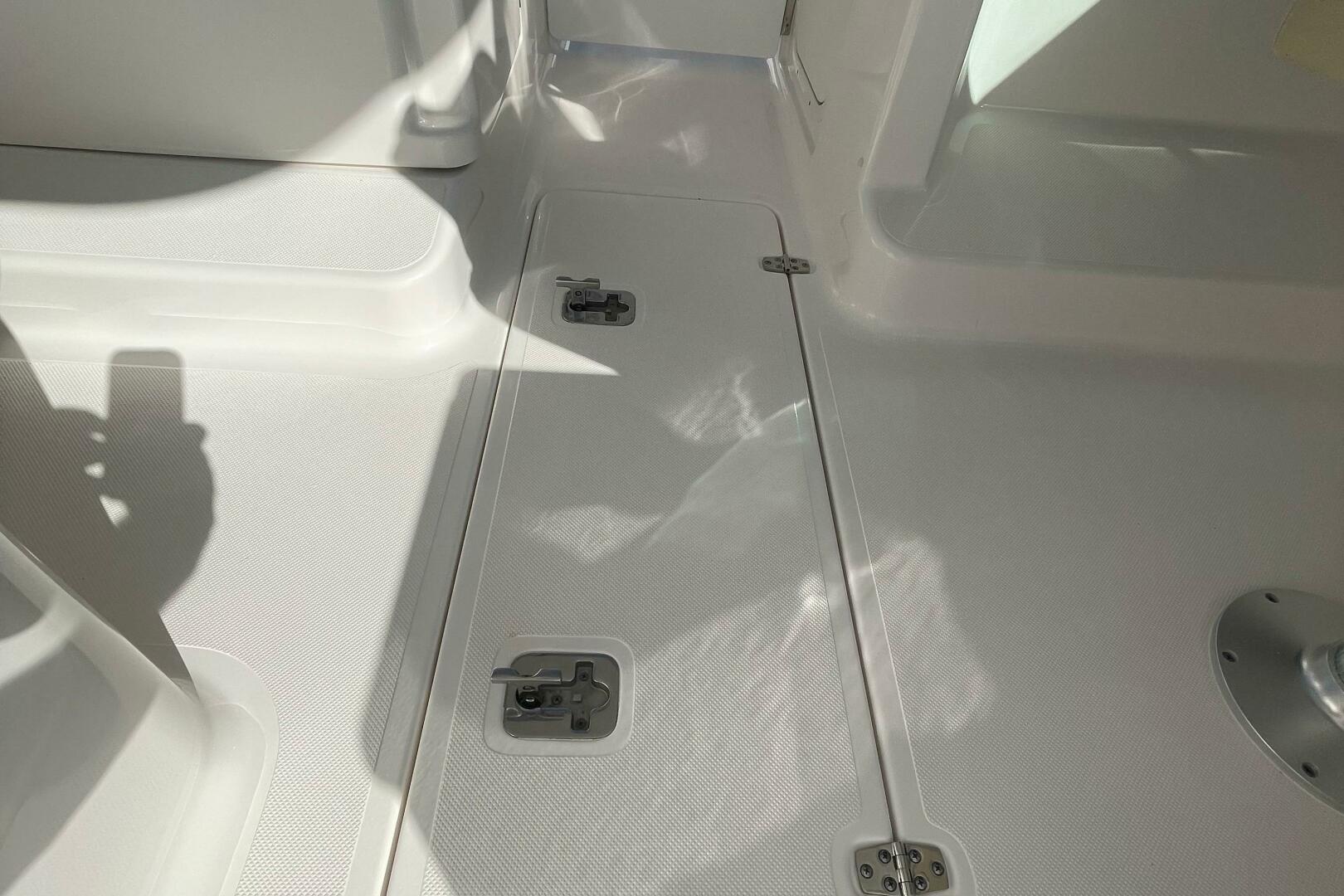2017 Pursuit DC 265 Dual Console
