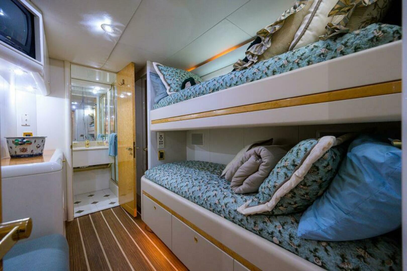 LOST TEXAN 80ft Lazzara Yachts Yacht For Sale