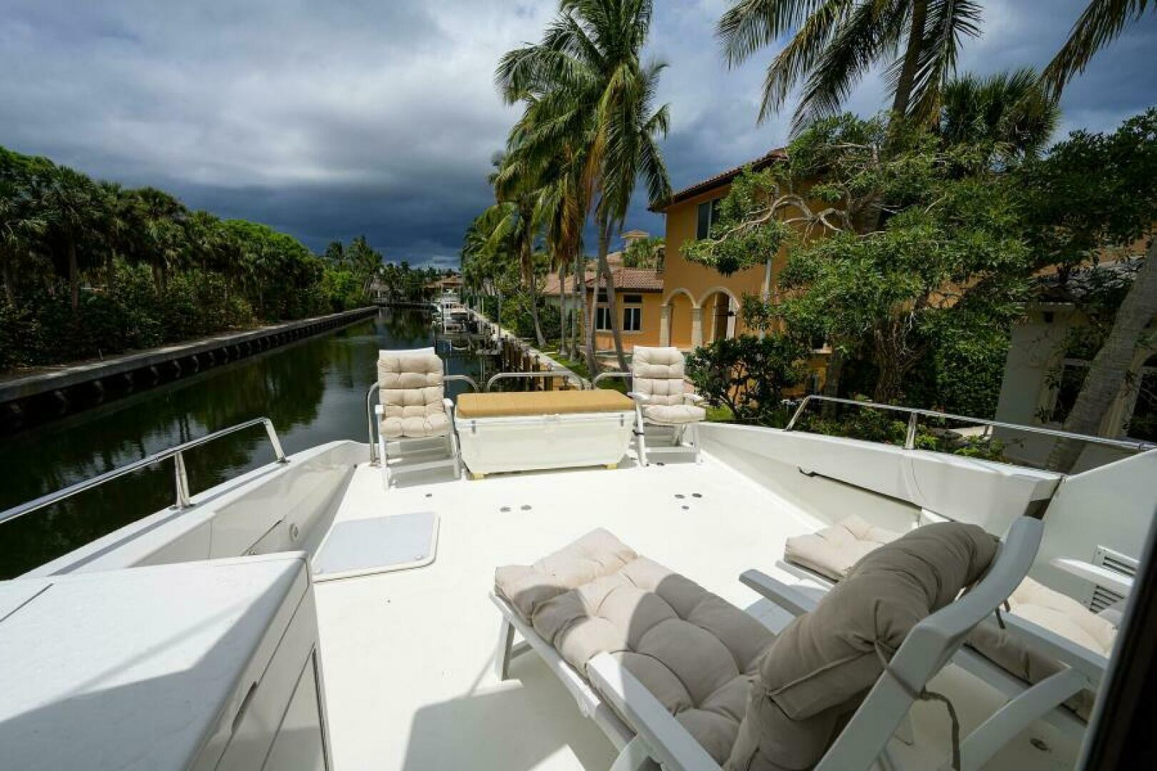 LOST TEXAN 80ft Lazzara Yachts Yacht For Sale