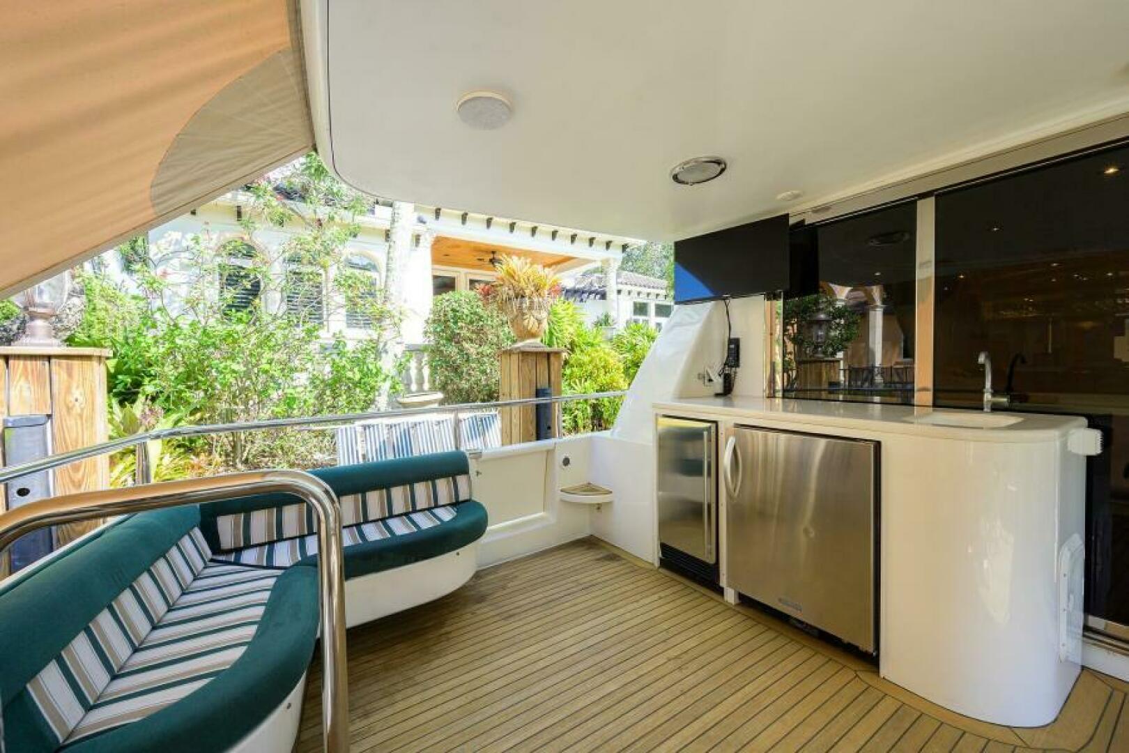 LOST TEXAN 80ft Lazzara Yachts Yacht For Sale