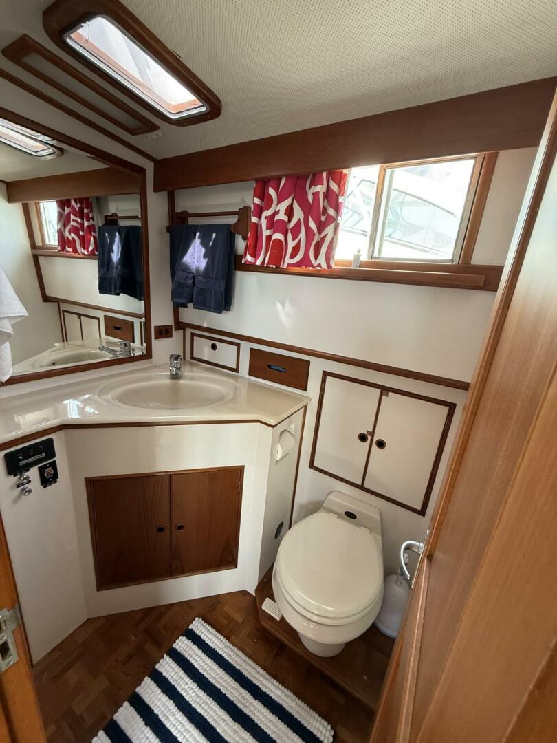 42ft Grand Banks Yacht For Sale
