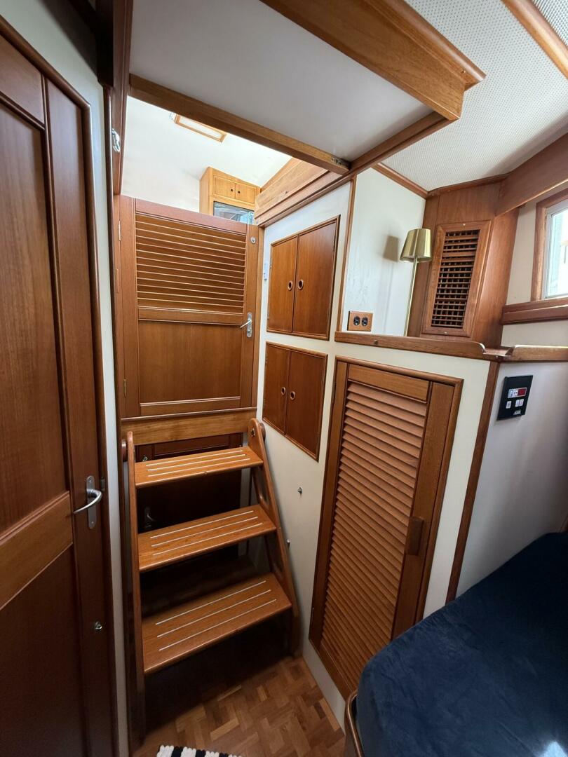 42ft Grand Banks Yacht For Sale